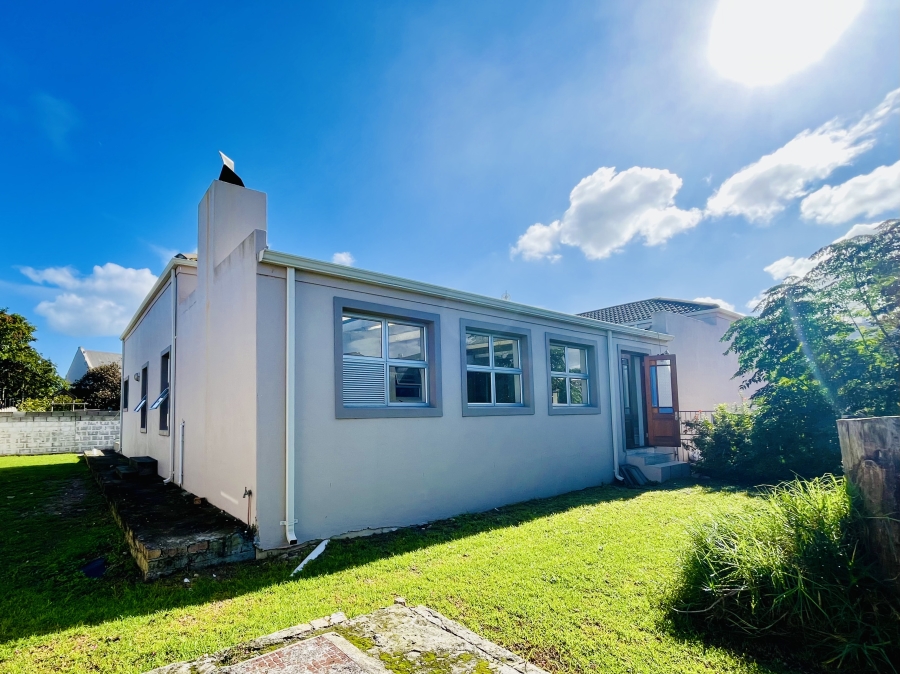 3 Bedroom Property for Sale in Sandbaai Western Cape